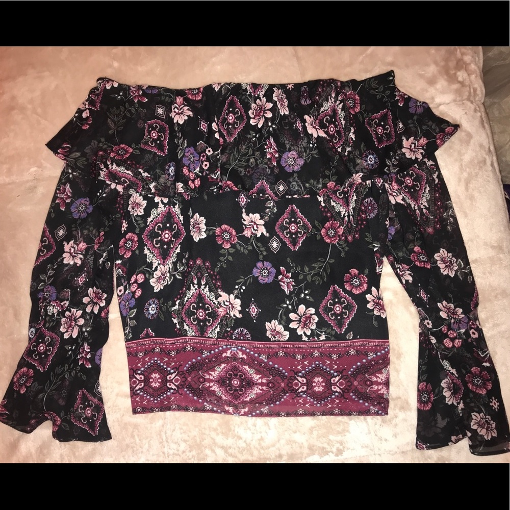 Off shoulder long sleeve